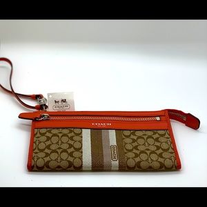 Coach Wristlet Khaki/Carnelian